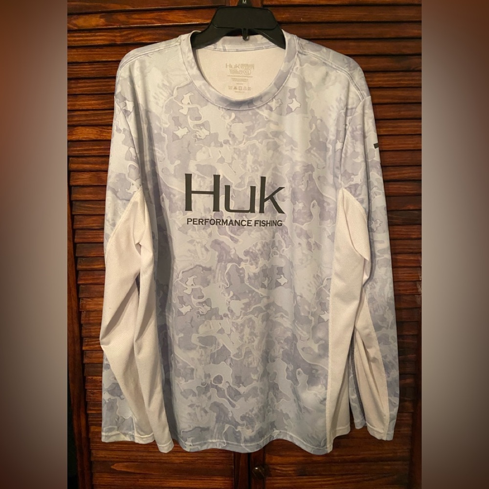 Huk Men's Long Sleeve Camo Shirt - Light Blue